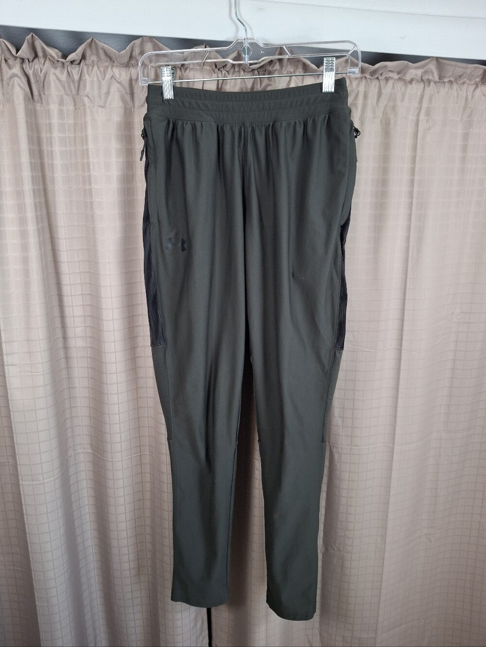 Under Armour Green Fitted Sweatpants Zip Pockets Inner Drawstring Size Small